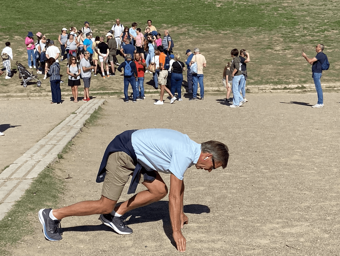 Jesper Vildbrad har ingen planer om at sætte sig i et hjørne. Her er han klar til en 100 meter på Olympia i sommer.