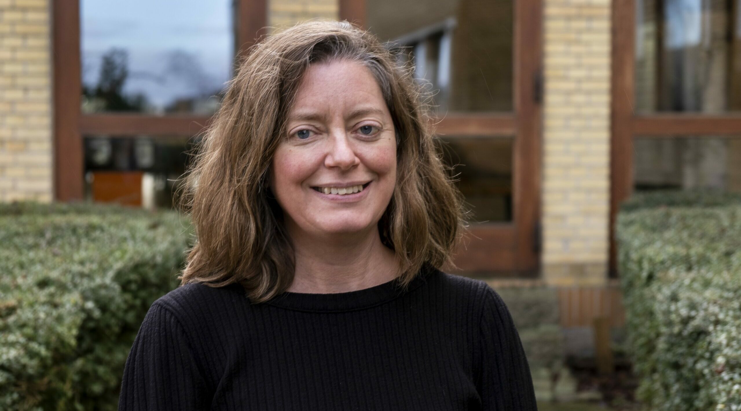 Marie Kongskov er rektor på Aarhus Gymnasium og kalder elevfordelingen for en skandale. Hun efterlyser, at politikere træder i karakter og laver en sammenhængende politik på området.