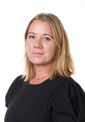 På Rødkilde Gymnasium oplever man, at et øget forældresamarbejde ofte styrker trivslen i klasserne, fortæller rektor Kristine Kortnum.