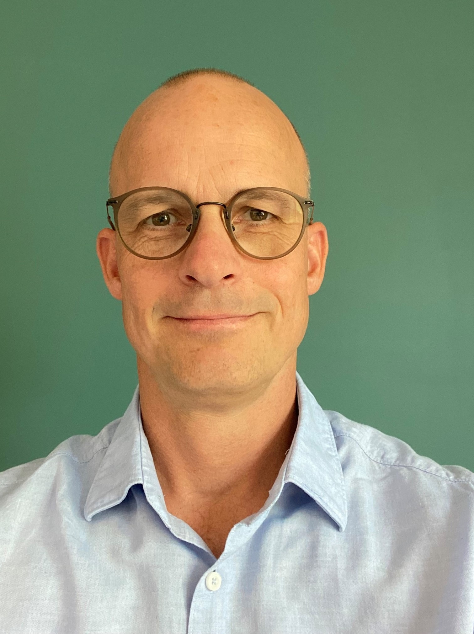 ”Når man sidder i andet eller tredje ledelsesled, får man øje på nogle ting, man godt kunne tænke sig at lave om. Sådan tror jeg manges rektordrøm begynder,” siger Brian Linke, som er rektor på Tornbjerg Gymnasium og nyt medlem af GymLF-bestyrelsen.